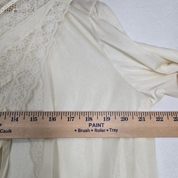 VTG Gilead Peignor Robe Sz L Ivory Satin Lace Accents High Neck Button - Picture 11 of 14